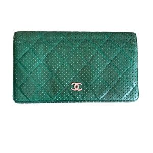 🔥CHANEL Matelasse Lambskin Long Bifold Wallet Perforated Green Lambskin